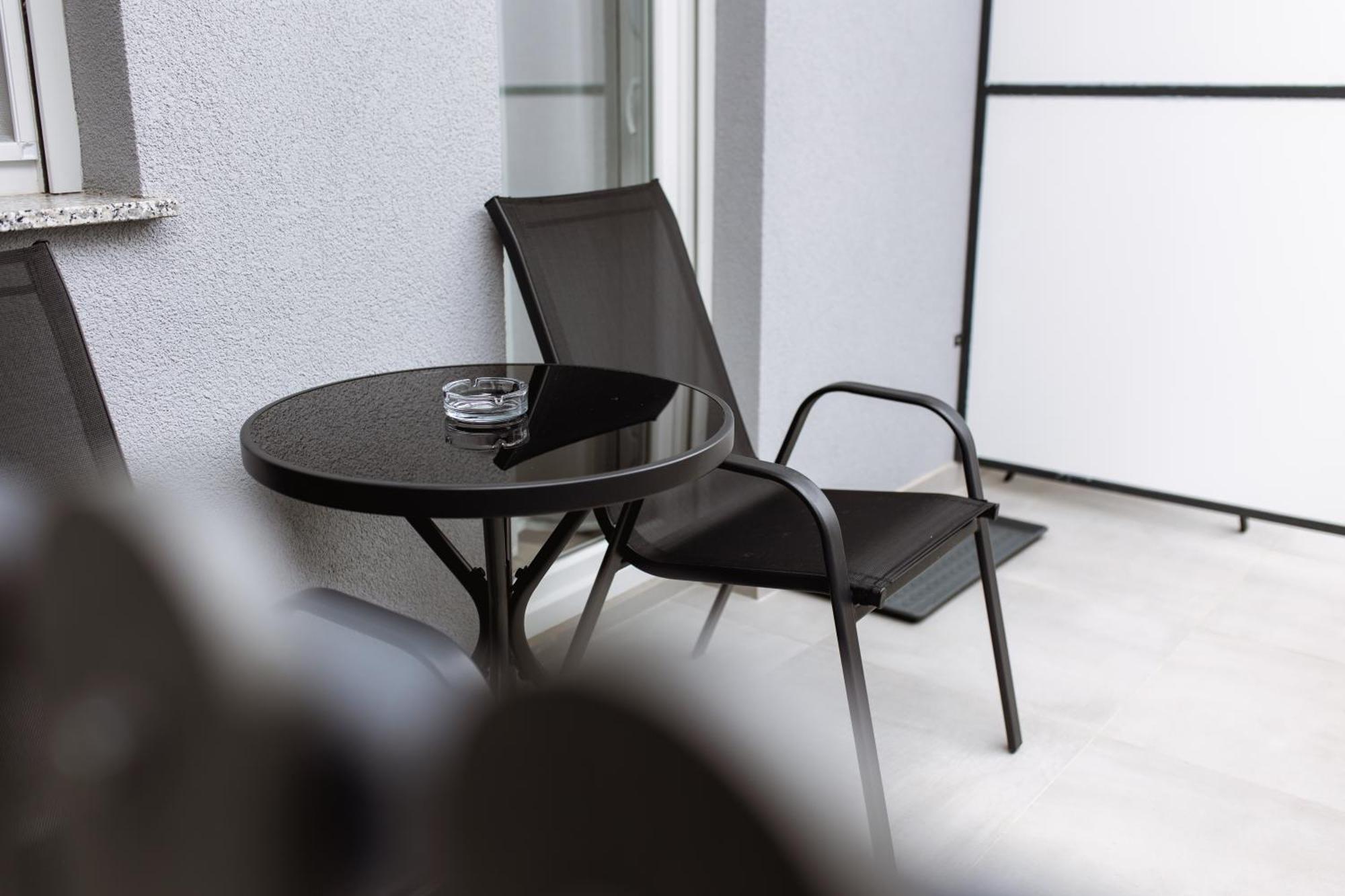 Cozy Studio Apartment In Osijek - Self Check In Exterior photo